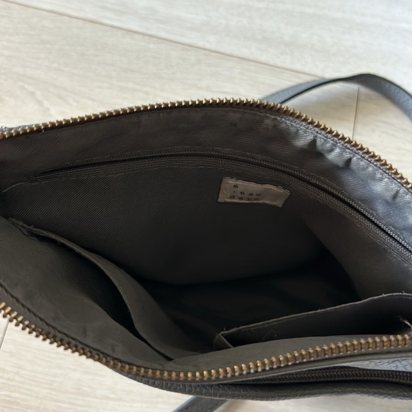 a new day grey crossbody purse - Picture 3 of 6